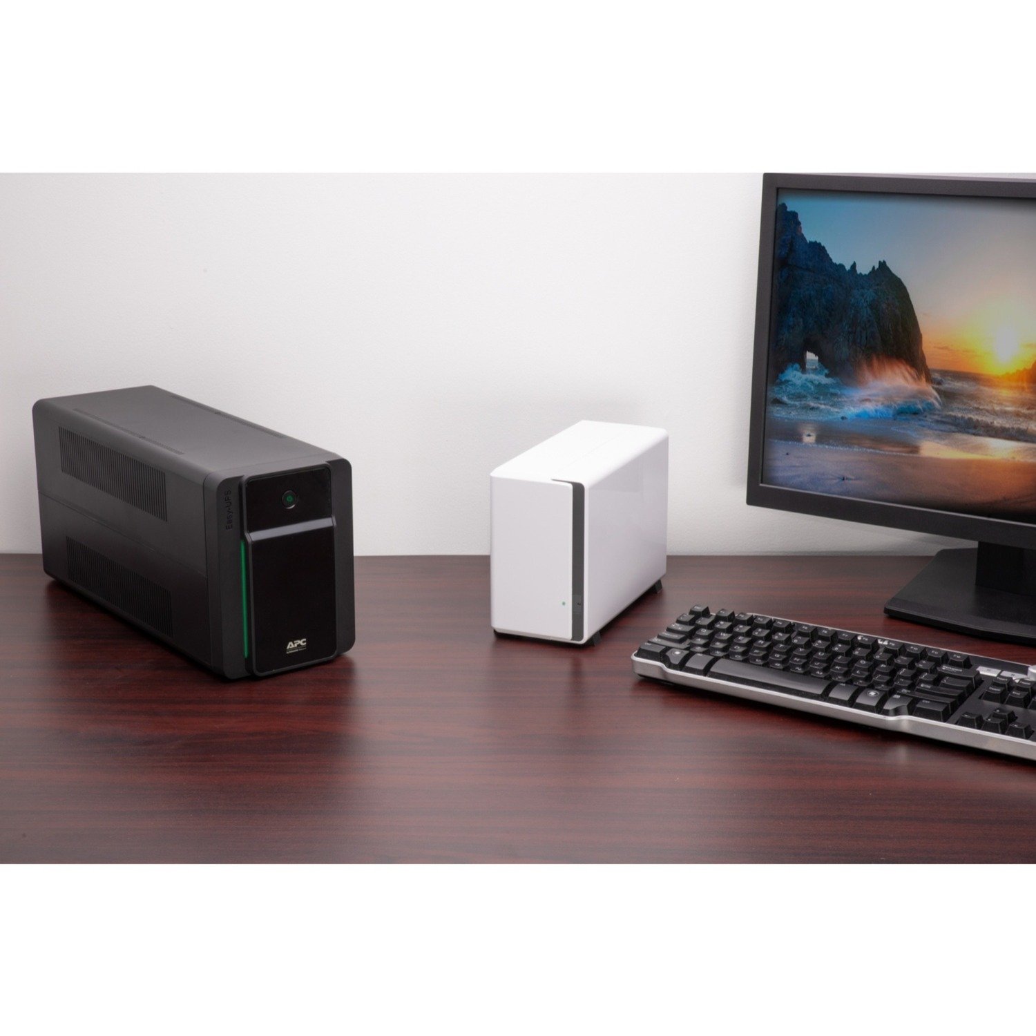 APC Easy UPS BVX 1600VA Negro - Imagen 3